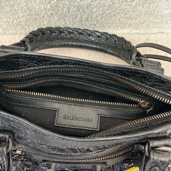 STUNNING 100% AUTHENTIC BALENCIAGA MINI CITY BLACK BAG WITH ATTACHED CHARMS - Picture 10 of 16